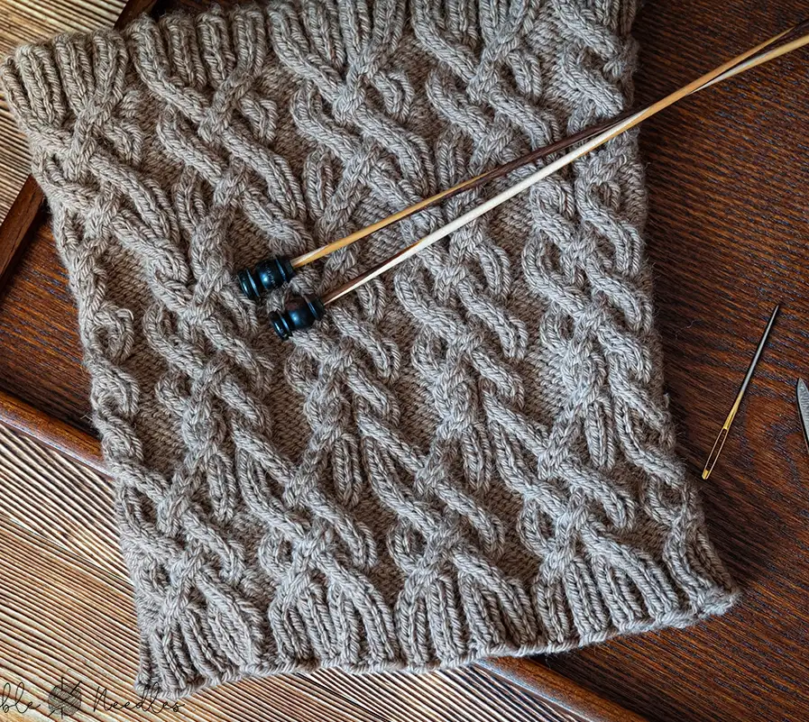 Easy Cable Cowl Knitting Pattern